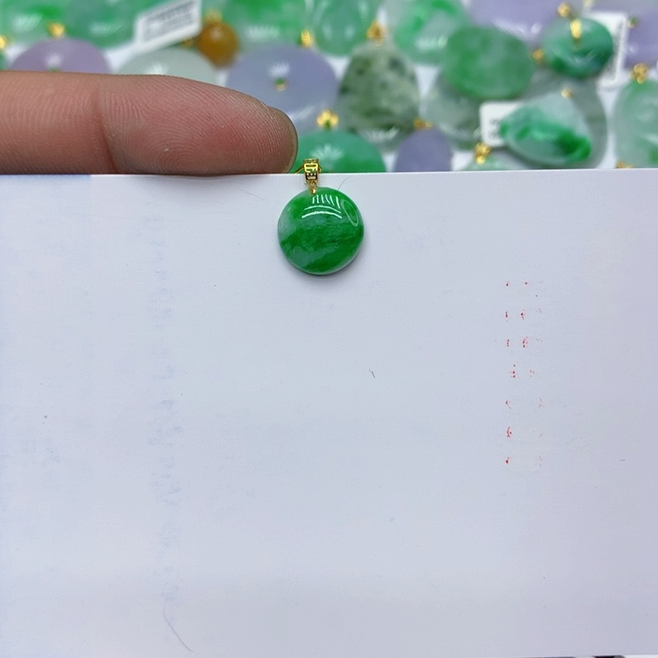 翡翠18K金镶嵌颈饰11111111