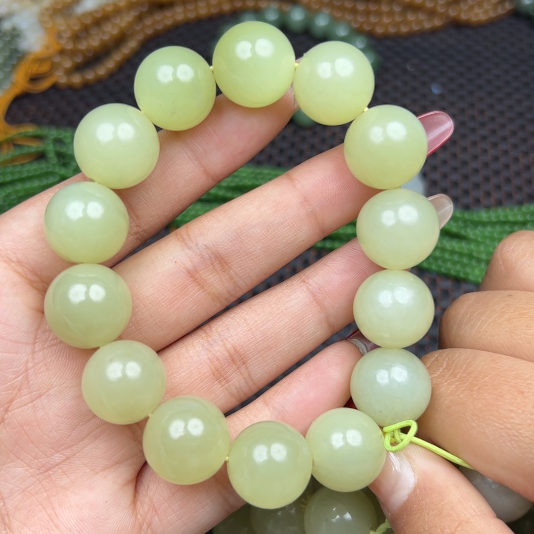 和田玉吊坠未镶嵌