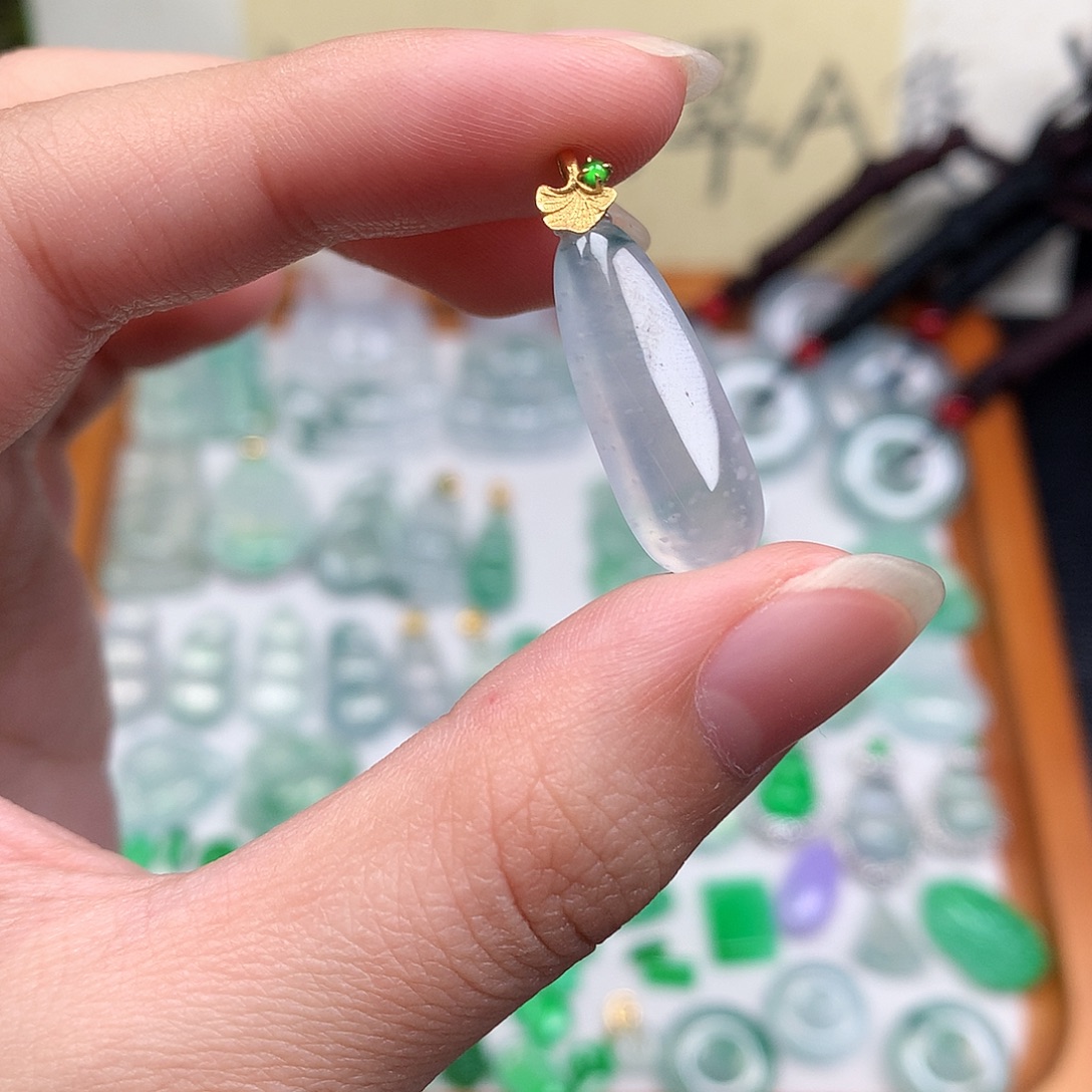 翡翠裸石18K金镶嵌缅甸天然A货翡翠冰种福瓜