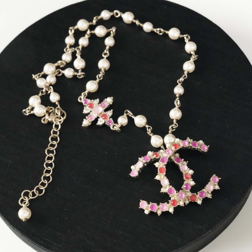 Chanel 粉钻双C吊坠珍珠项链