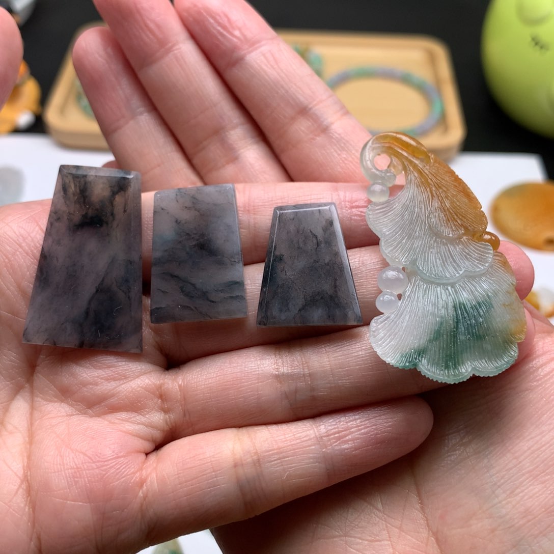 定制翡翠未镶嵌战**神无事牌3个➕银杏叶