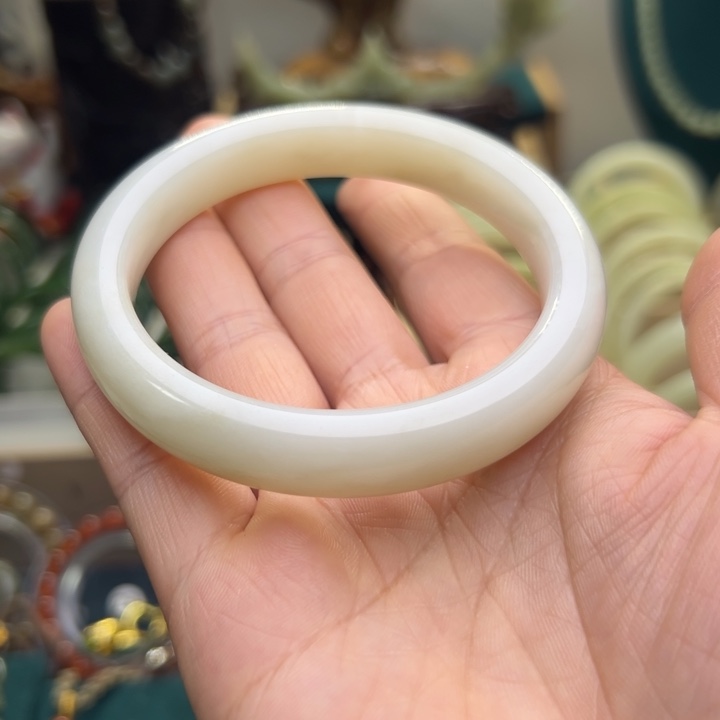 和田玉手镯未镶嵌61.2圈围10305