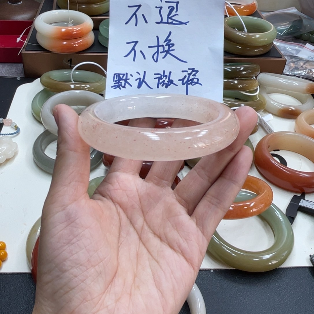 石英岩玉未镶嵌珠宝奇石