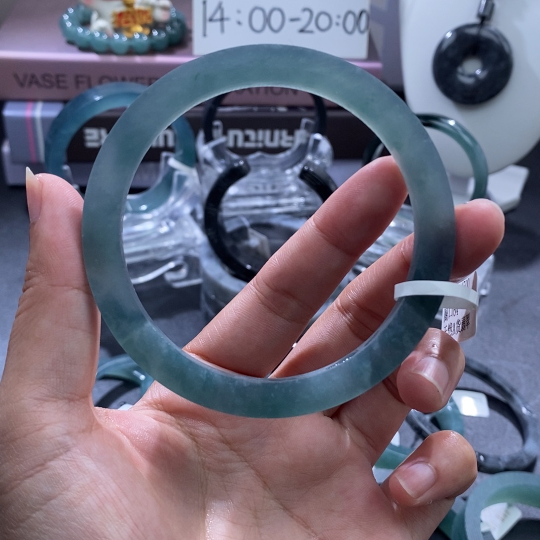 定制翡翠未镶嵌手镯冰蓝64