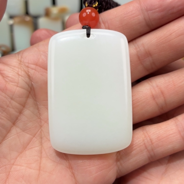 尧***尧和田玉未镶嵌颈饰