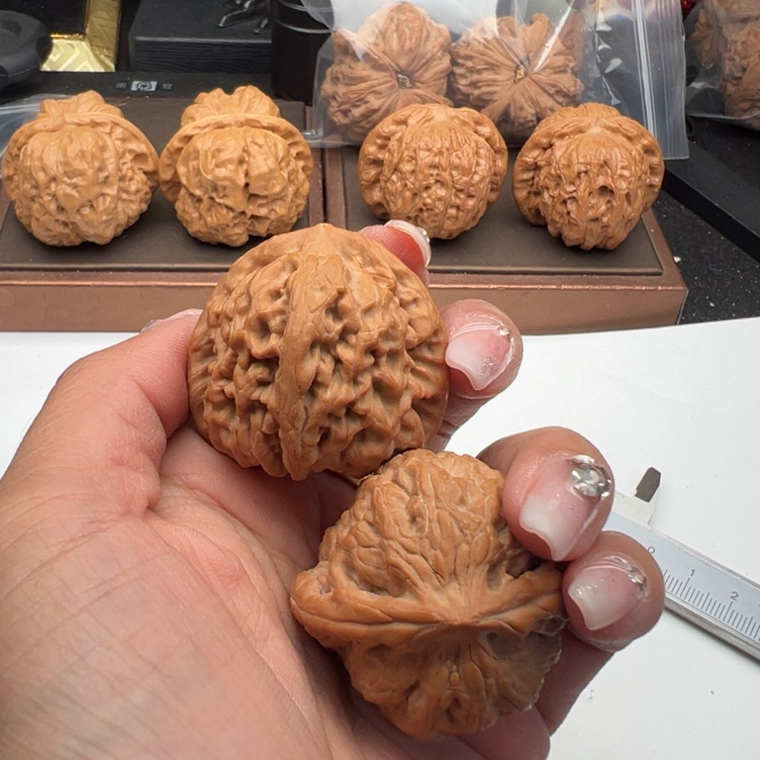 文玩核桃把件随*风红锦鲤40