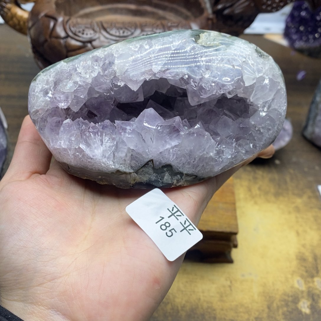 紫晶乌拉圭未镶嵌