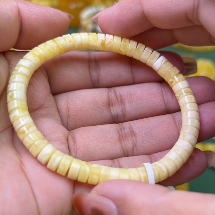 蜜蜡未镶嵌珠宝奇石