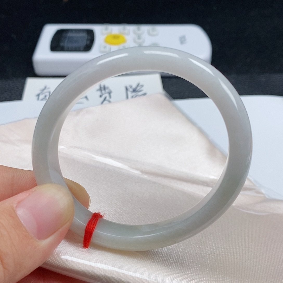 【闪购商品】翡翠手镯（贵妃镯）未镶嵌219号