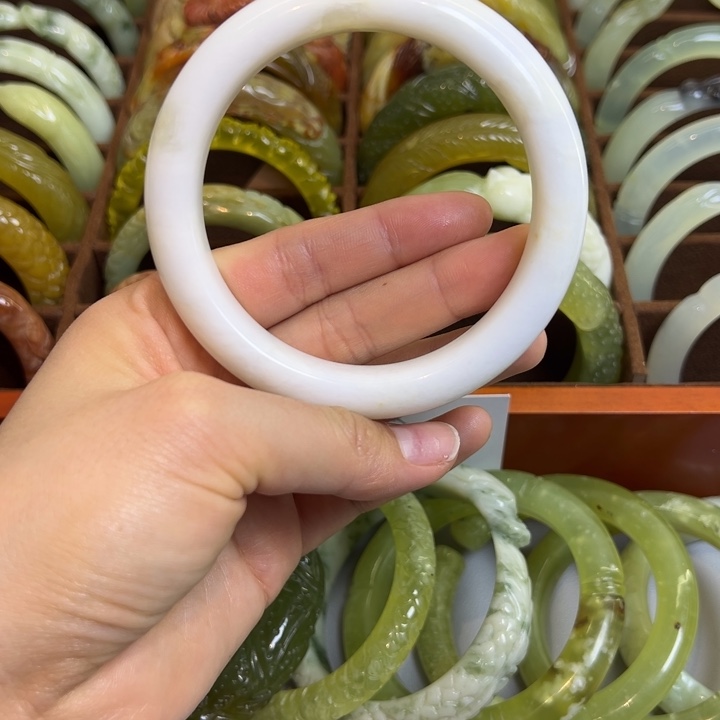 中***女蛇纹石玉合金手链