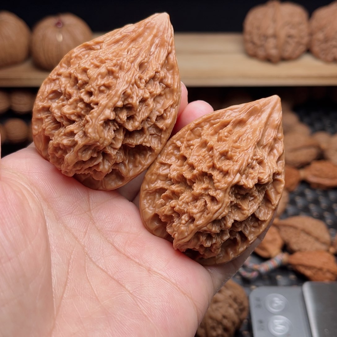 一**七文玩核桃野生不知名39边55高