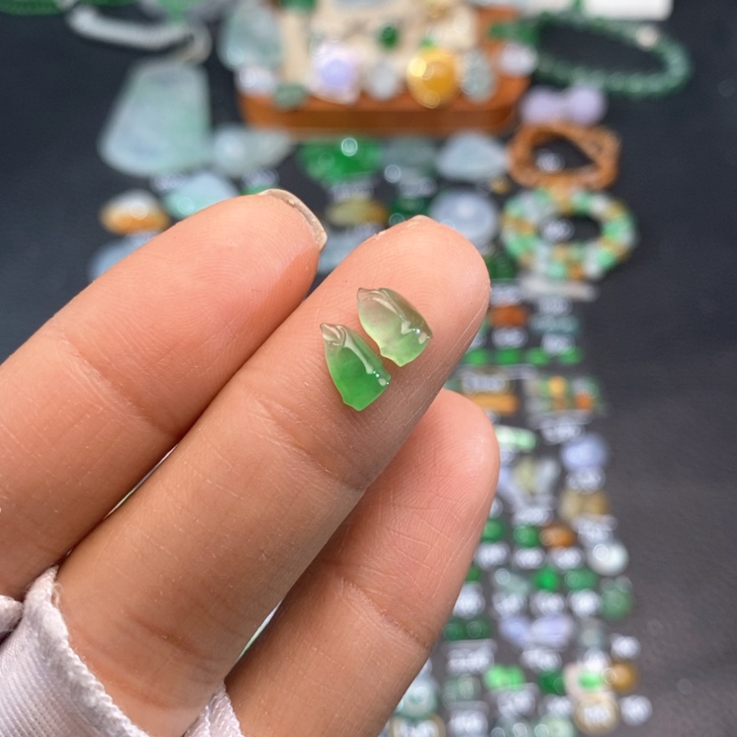 【闪购商品】翡翠挂件未镶嵌笋