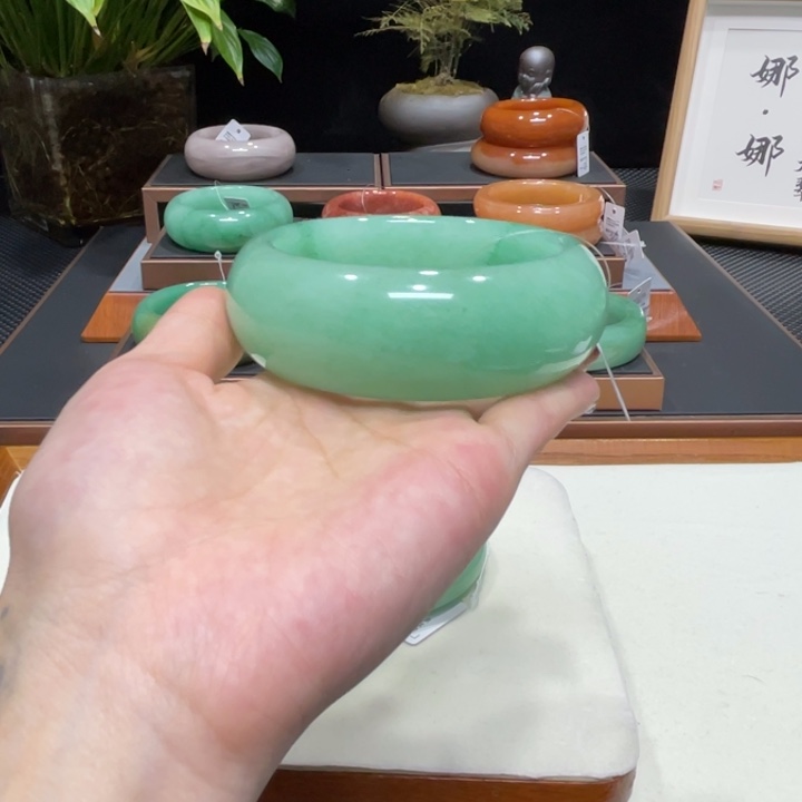 霞***天石英质玉（非洲翠）未镶嵌舍