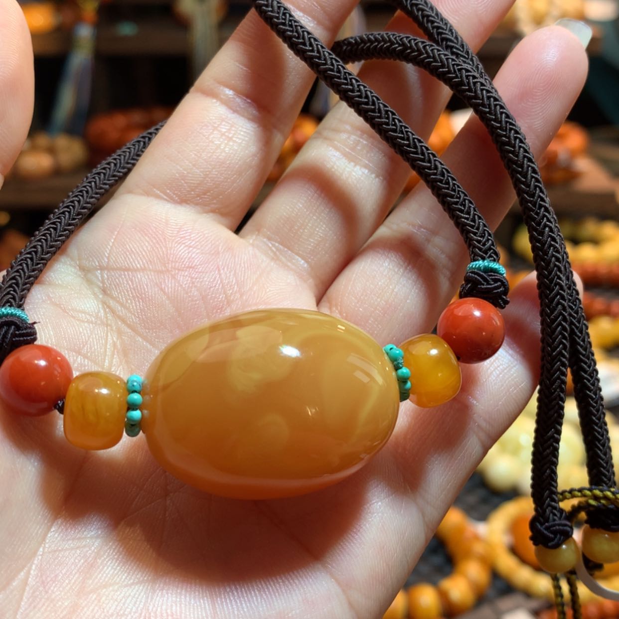 【闪购商品】蜜蜡吊坠(赠链)未镶嵌