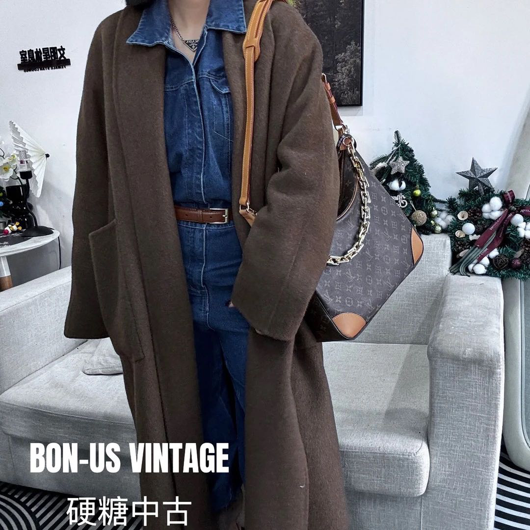 95新 LouisVuitton/路易威登 8613421/大号牛角包配皮换新