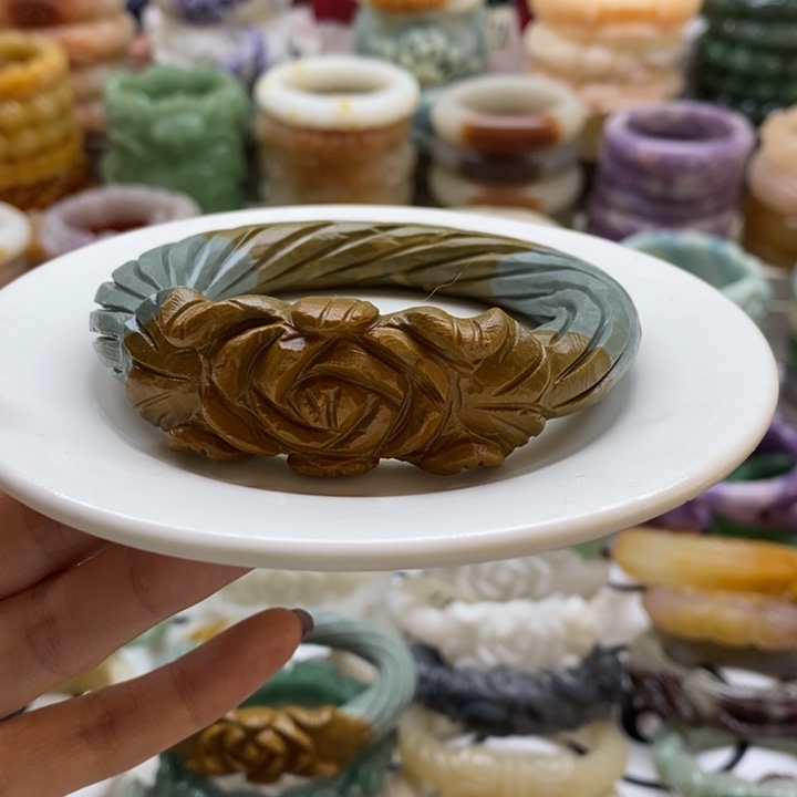 石英质玉未镶嵌手镯