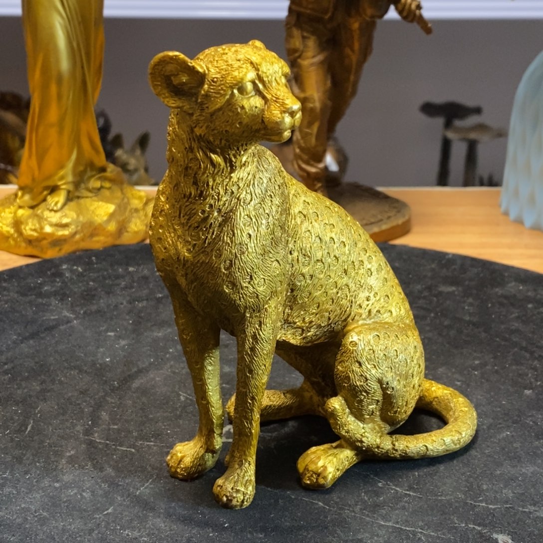 黄铜材质，精美豹子摆件