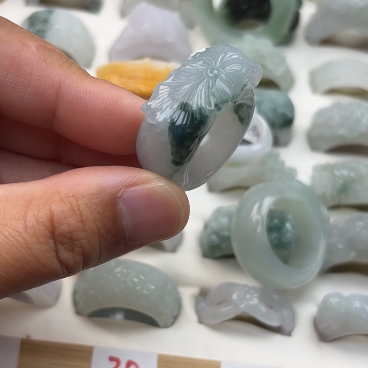 翡翠未镶嵌戒指港码19荷叶205