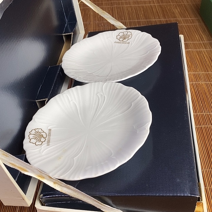 瓷器木器铜铁器木粉花瓶