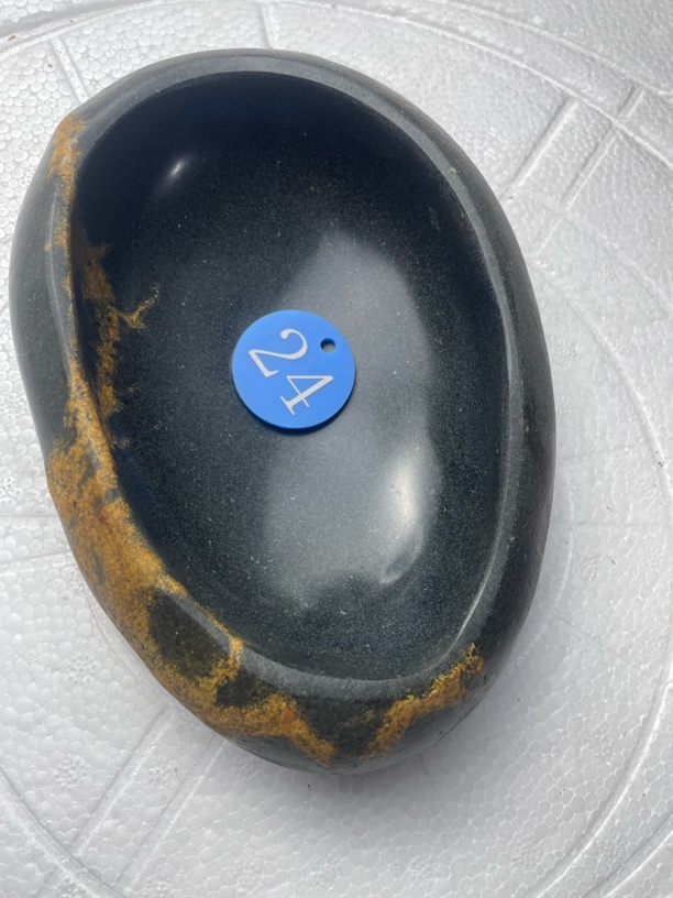 长江石烟灰缸，外表原皮，内精抛光，尺寸参照烟盒