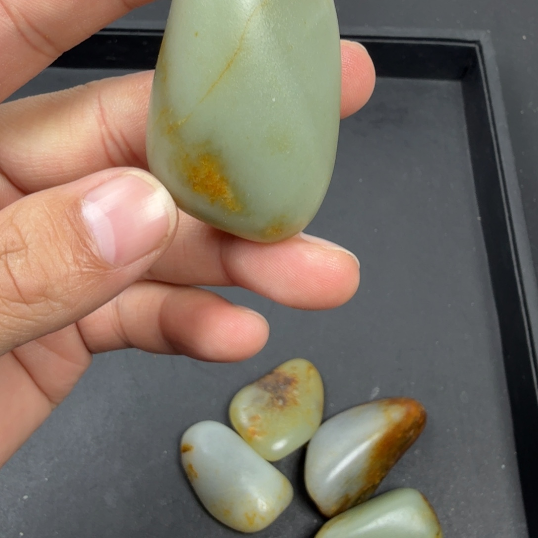 焱***宝和田玉（糖玉）未镶嵌颈饰