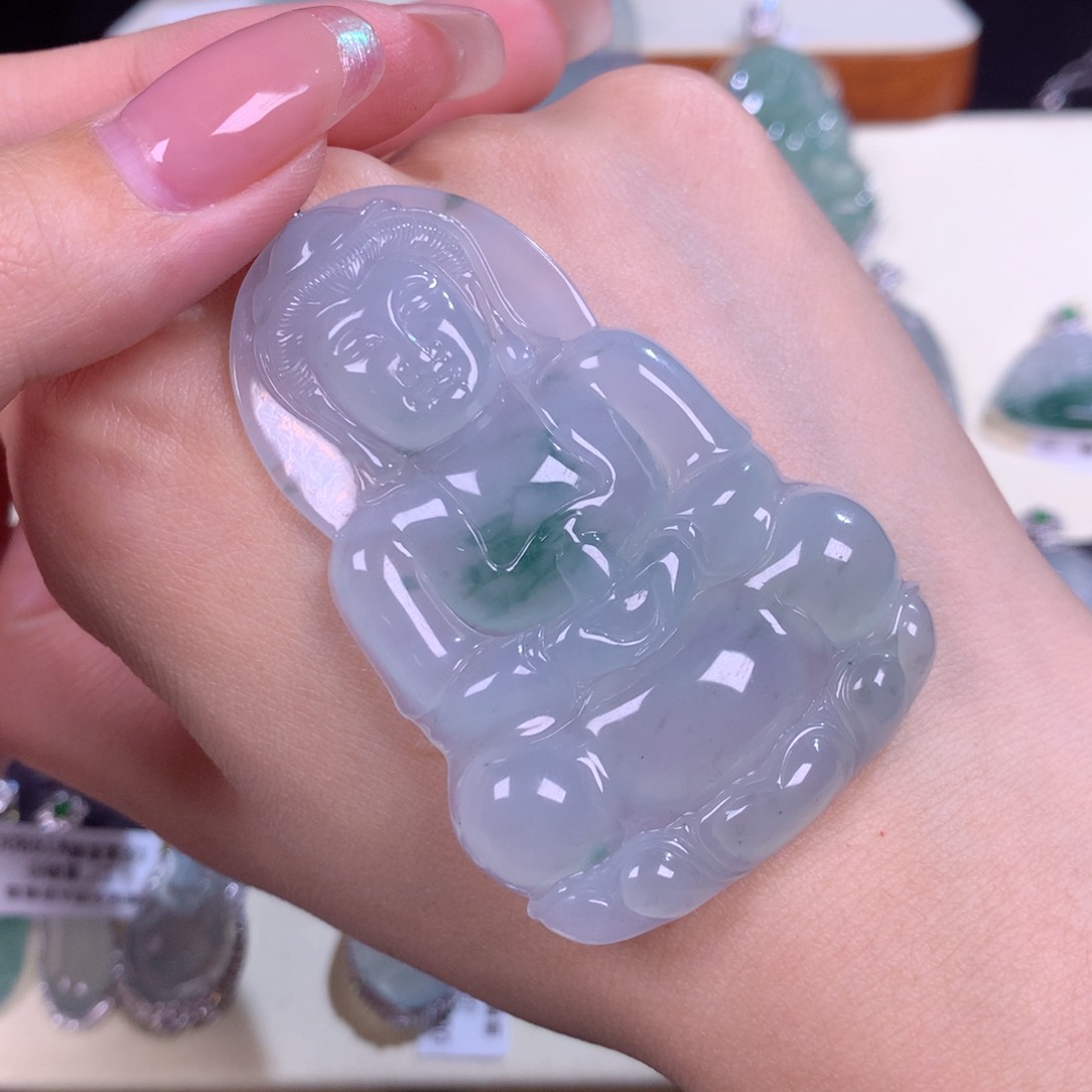 翡翠颈饰未镶嵌弓****睪观音