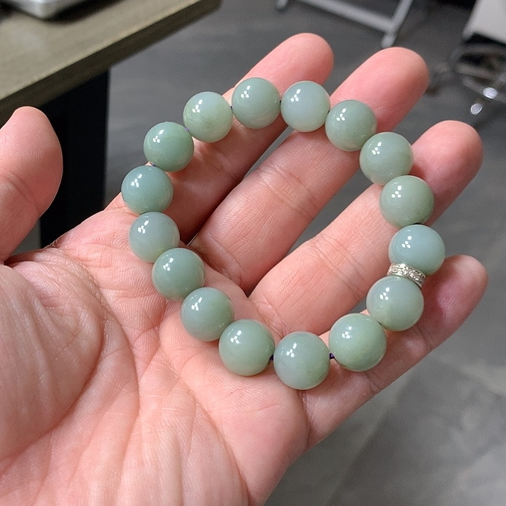 翡翠未镶嵌颈饰12卡