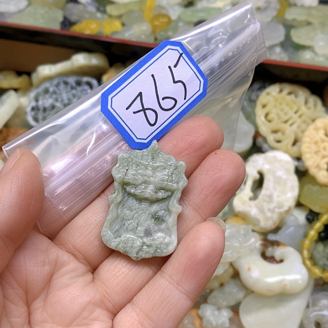 蛇纹石玉未镶嵌颈饰865