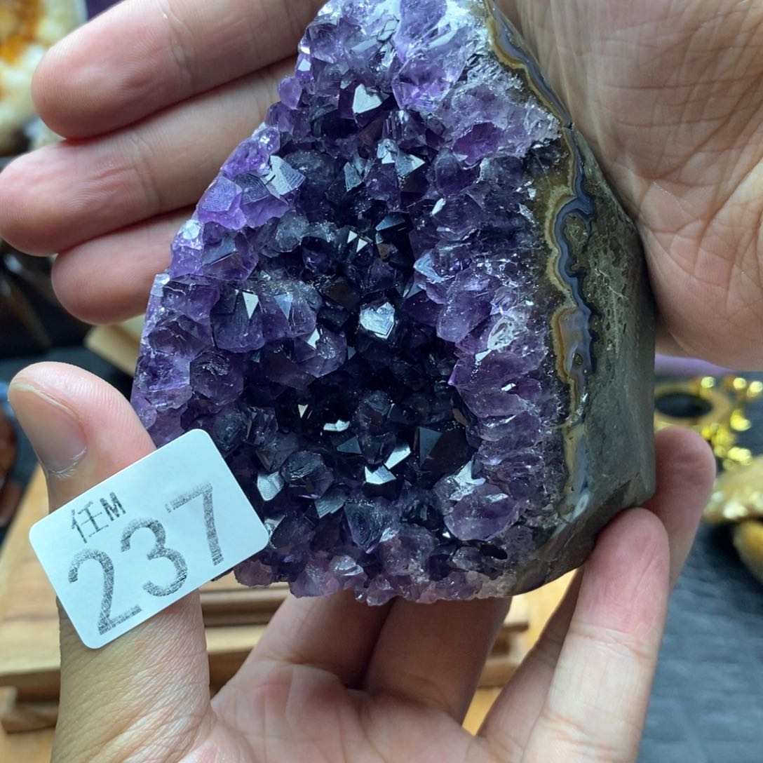 未镶嵌水晶大型摆件（非配饰）