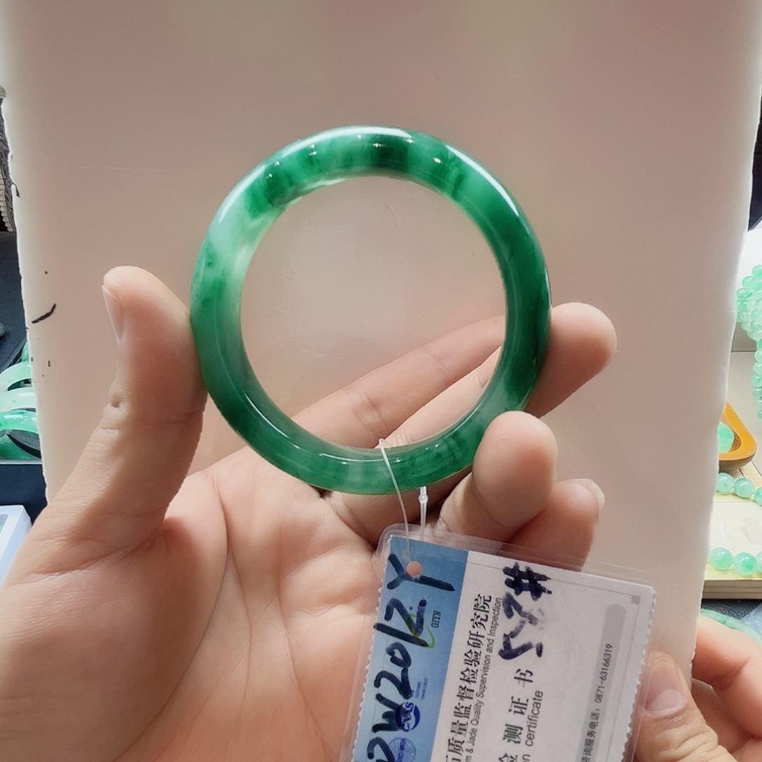 石英质玉手镯未镶嵌