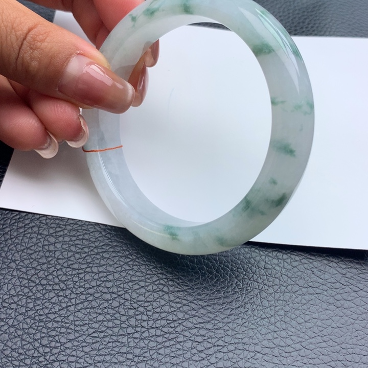 翡翠手镯未镶嵌天然翡翠手镯