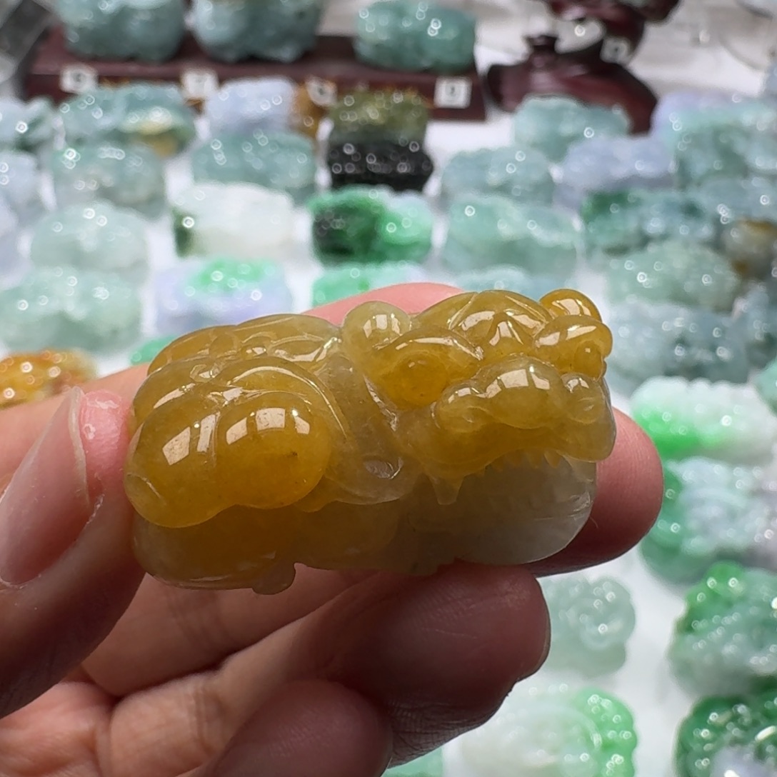 翡翠未镶嵌挂件貔貅