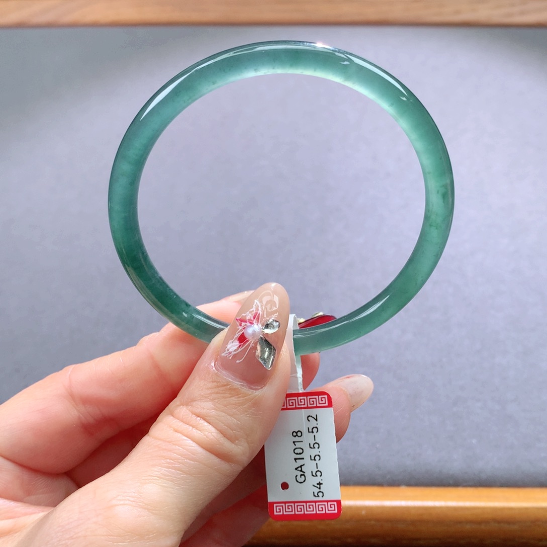 翡翠手镯未镶嵌天然翡翠手镯叮当镯