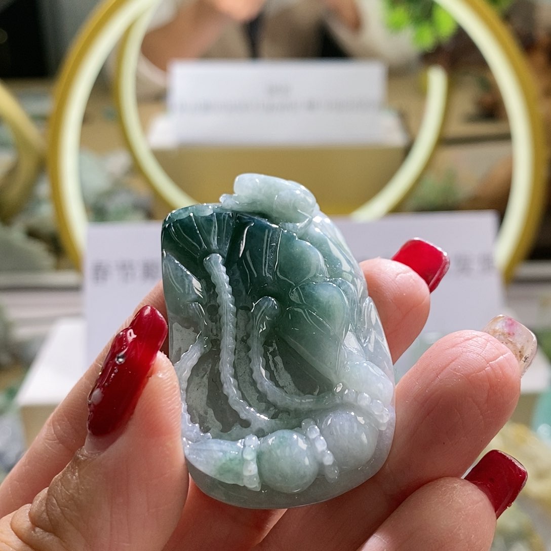 【闪购商品】翡翠颈饰未镶嵌荷叶