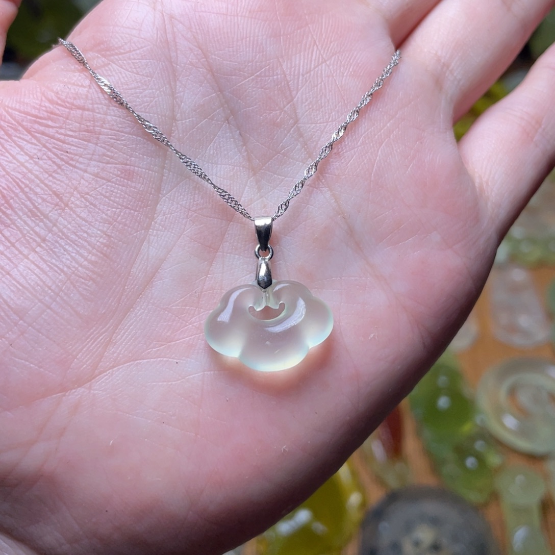 蛇纹石玉未镶嵌吊坠