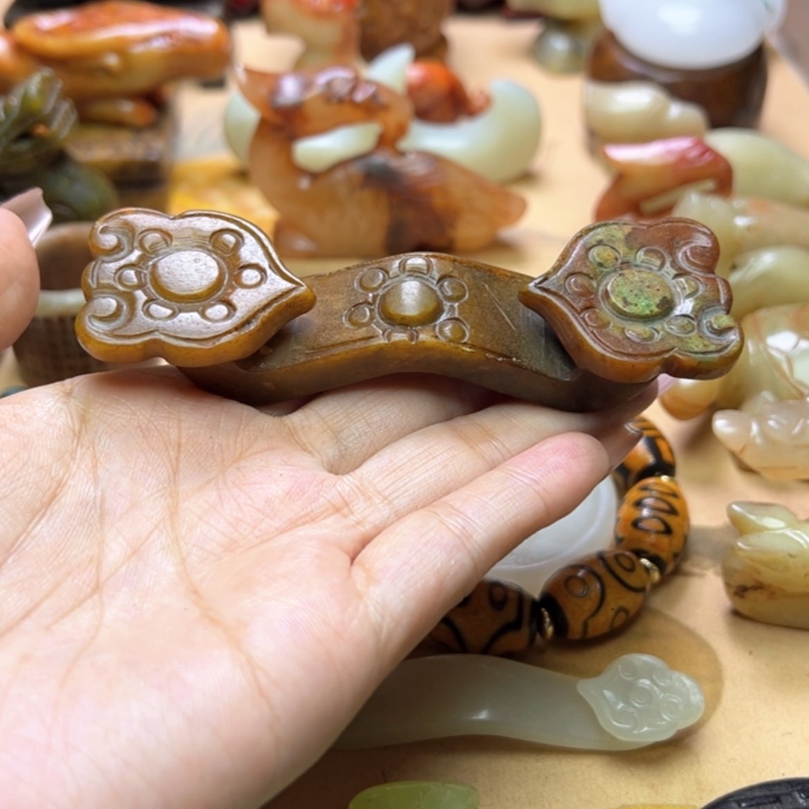 【闪购商品】蛇纹石玉颈饰未镶嵌