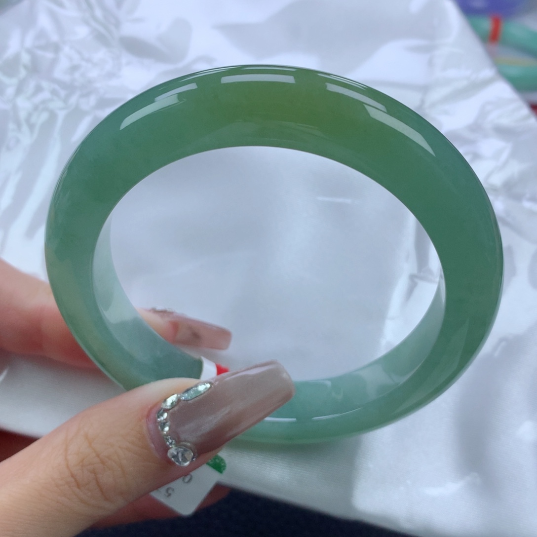 翡翠手镯未镶嵌57.4正圈