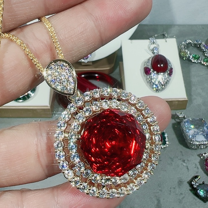 红宝石颈饰未镶嵌