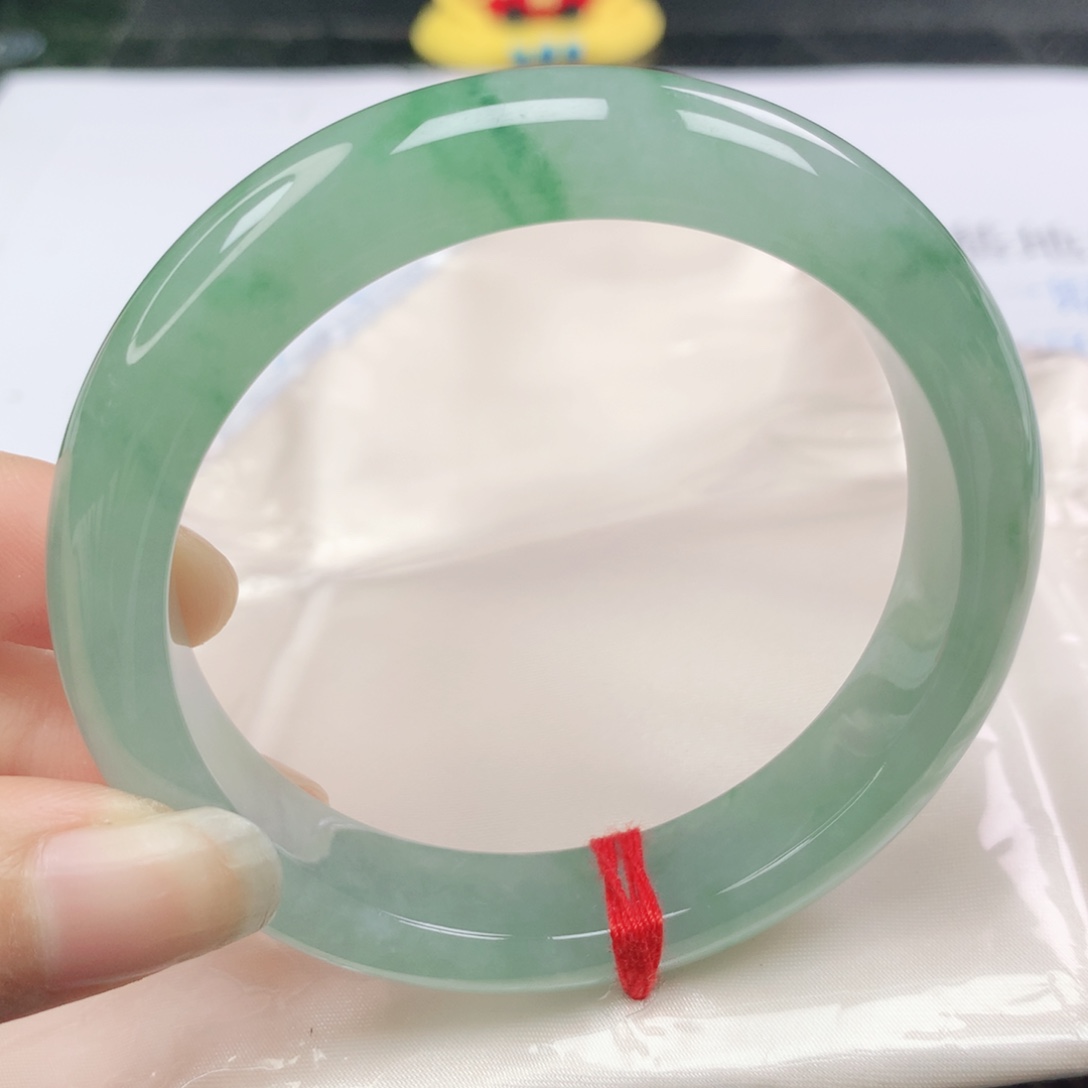 翡翠未镶嵌手镯正