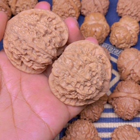 【闪购商品】文玩核桃吊坠一*久官帽52