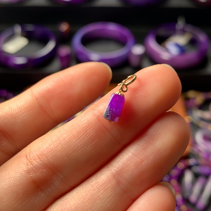 苏纪石（舒俱来）吊坠18K金镶嵌