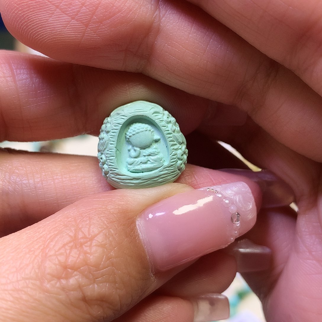 绿松石未镶嵌雕刻件