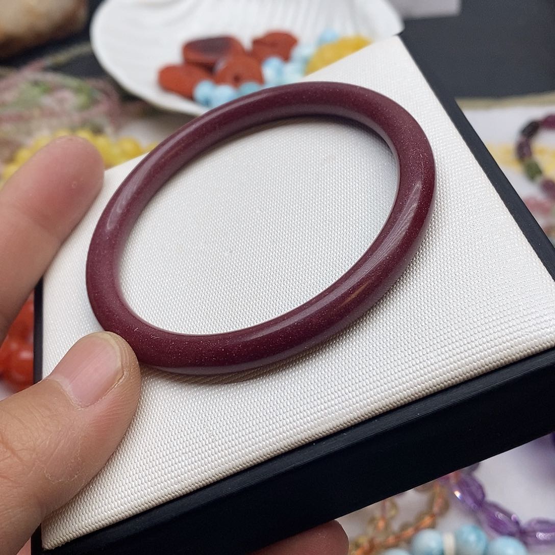 水晶手镯未镶嵌……