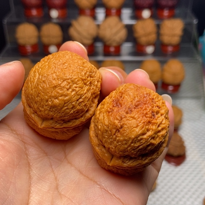 文玩核桃把件铁绣球30