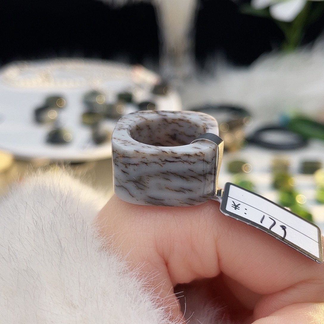 和田玉未镶嵌戒指k102 糖草花方圆17.3mm