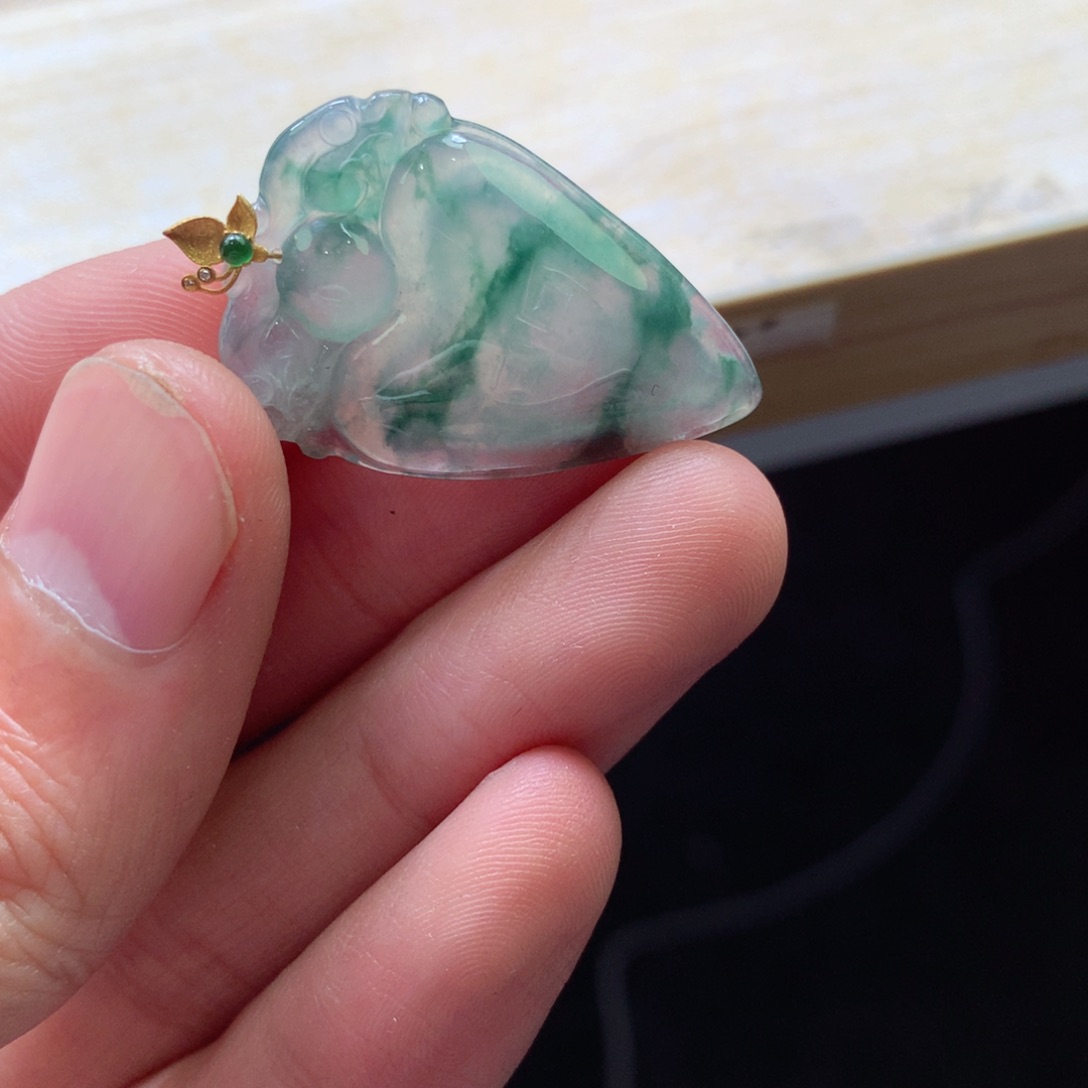 翡翠颈饰18K金镶嵌吊坠