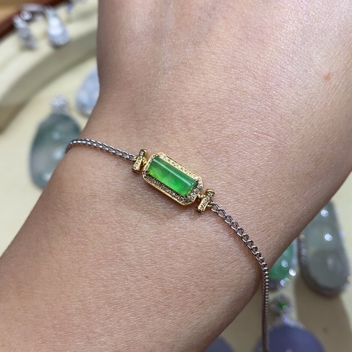 翡翠颈饰18K金镶嵌…