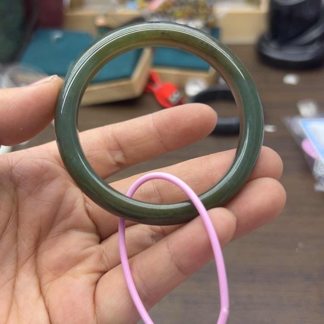 和田玉未镶嵌手镯53.2圈围774瑕