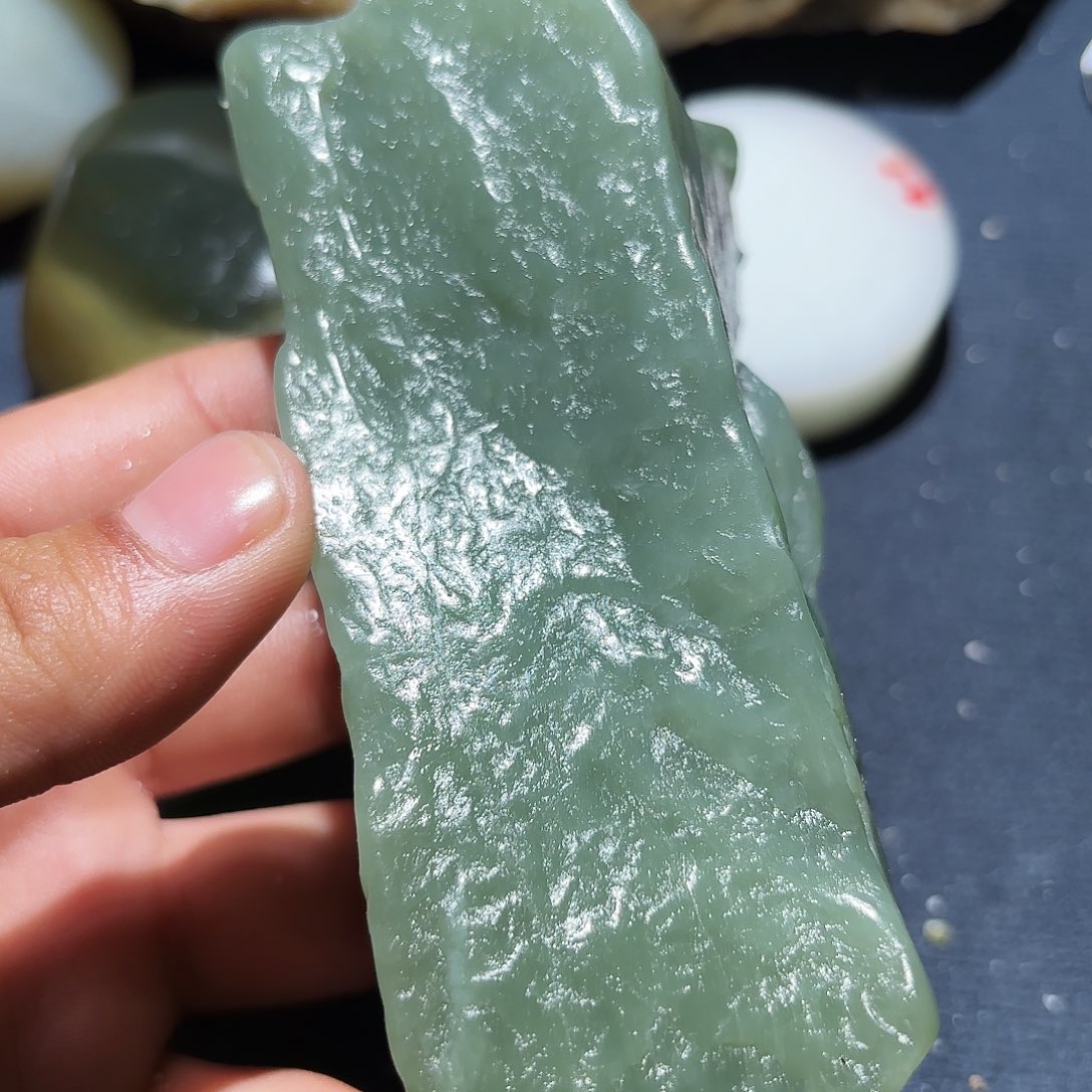 新***卒和田玉未镶嵌珠宝奇石