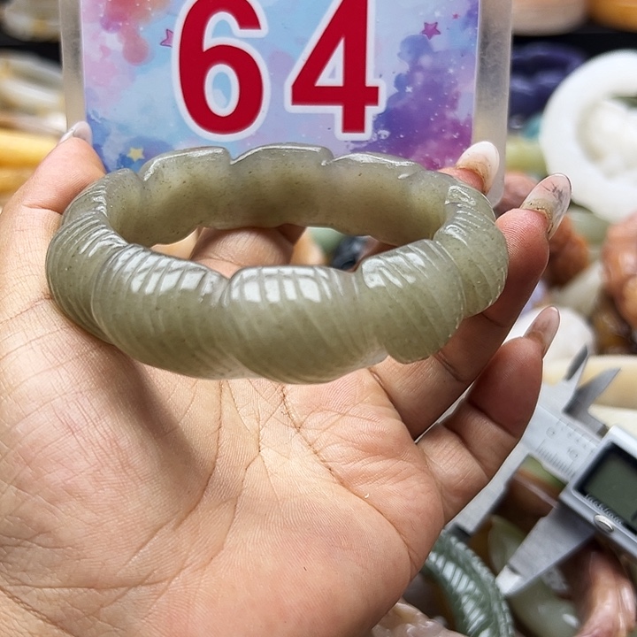 未镶嵌手镯石英岩玉